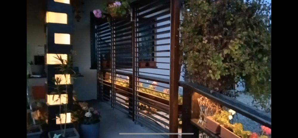 Glisiere cu lamele rombus