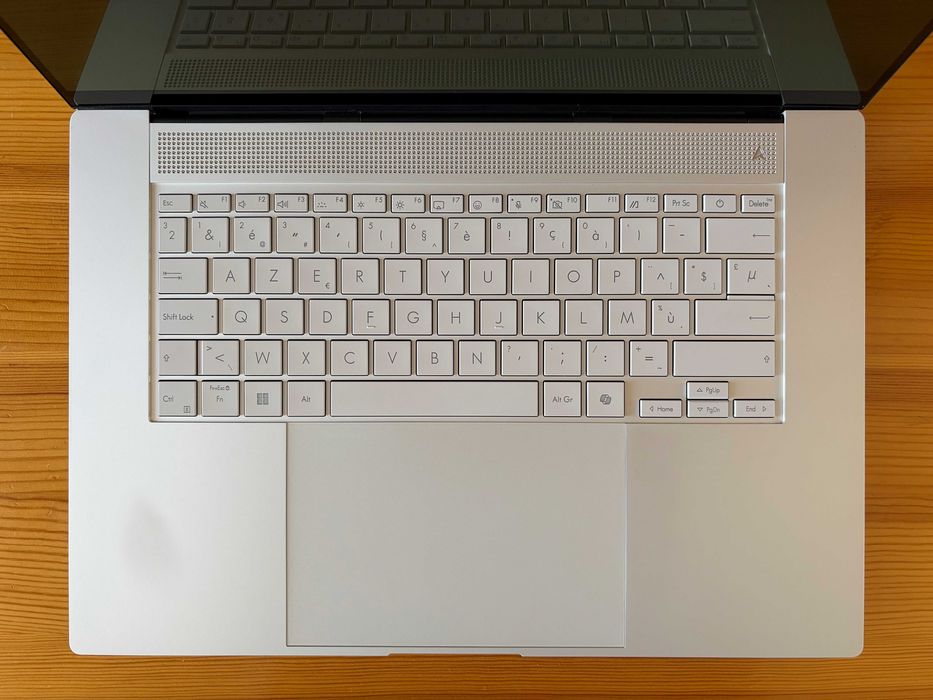 Asus ZenBook S16 OLED laptop - В ГАРАНЦИЯ