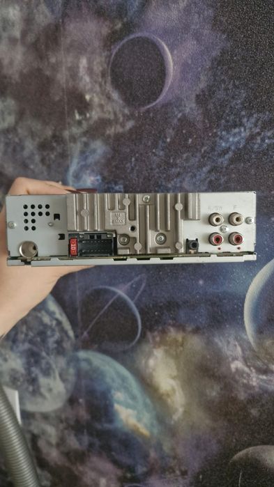 Продам магнитолу 30000