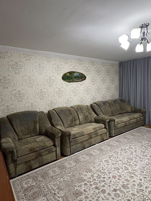Диван срочно продам