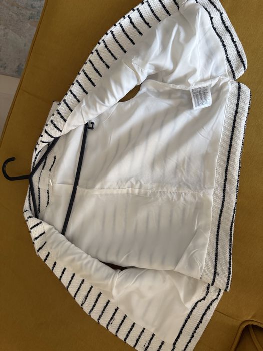 Vesta dama cu nasturi aurii H&M