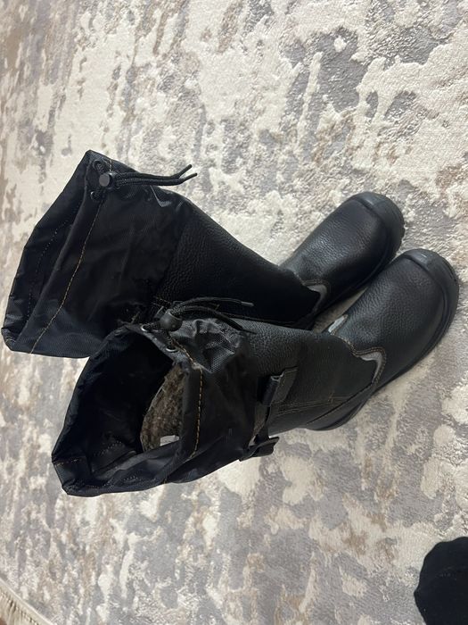 Продам сапоги новый