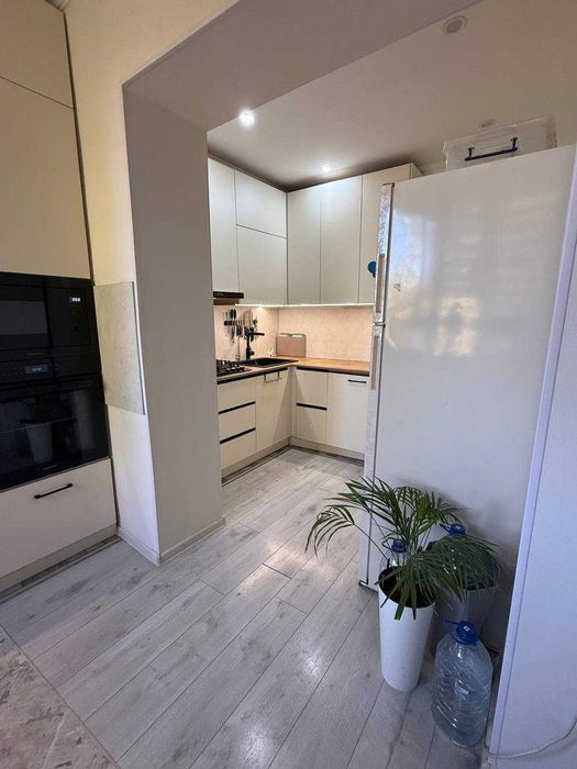 4-комнатная квартира 82 м², Ц-5, Монумент Мужеств, вторичка