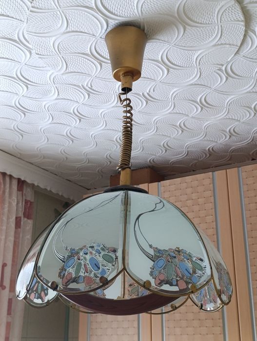 Продаю люстру универсальную