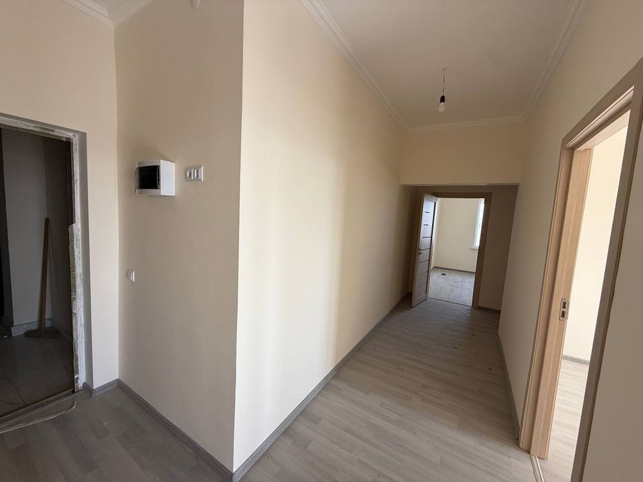 3 хона 72 квадратли уй сотилади