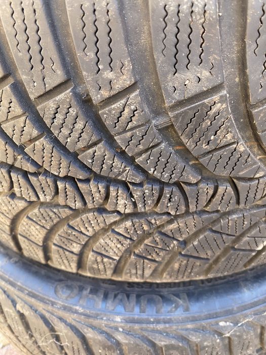 Set 2 anvelope 255 35 18 Kumho cauciucuri iarna M+S