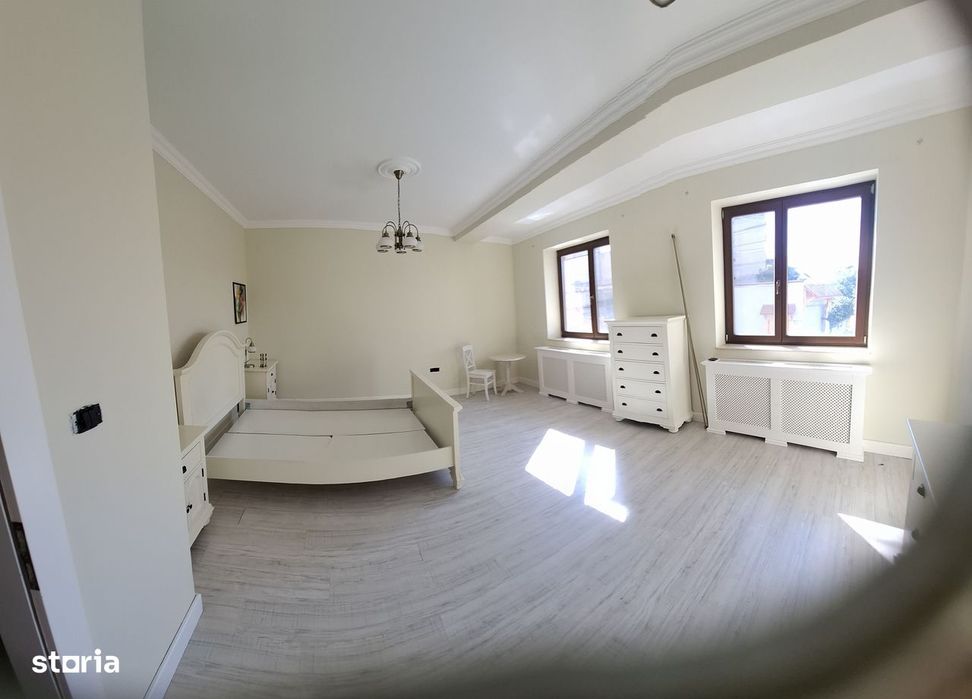 Apartament 2 camere, balcon, Centru Arad