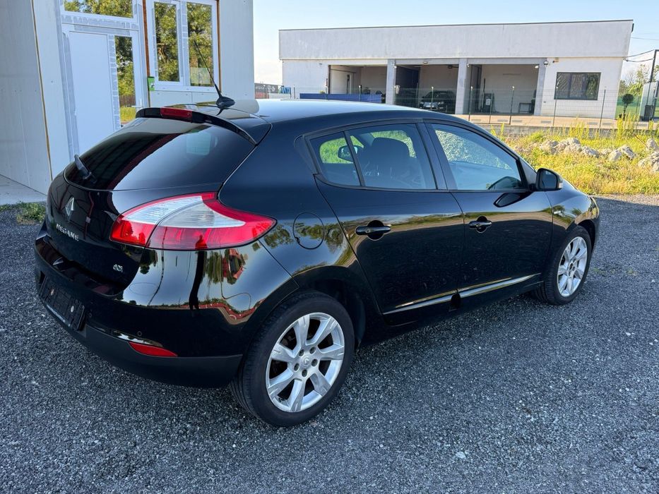 Vând Renault Megane 3- Bose - 1.5 dci - 110 cp  - Euro 5