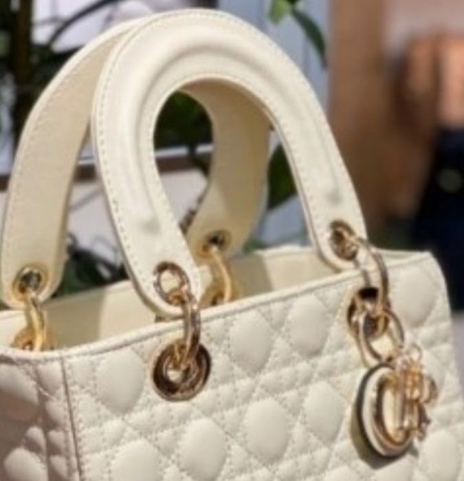 Geanta damă Medium Lady, culoare crem,saculet, etichetă