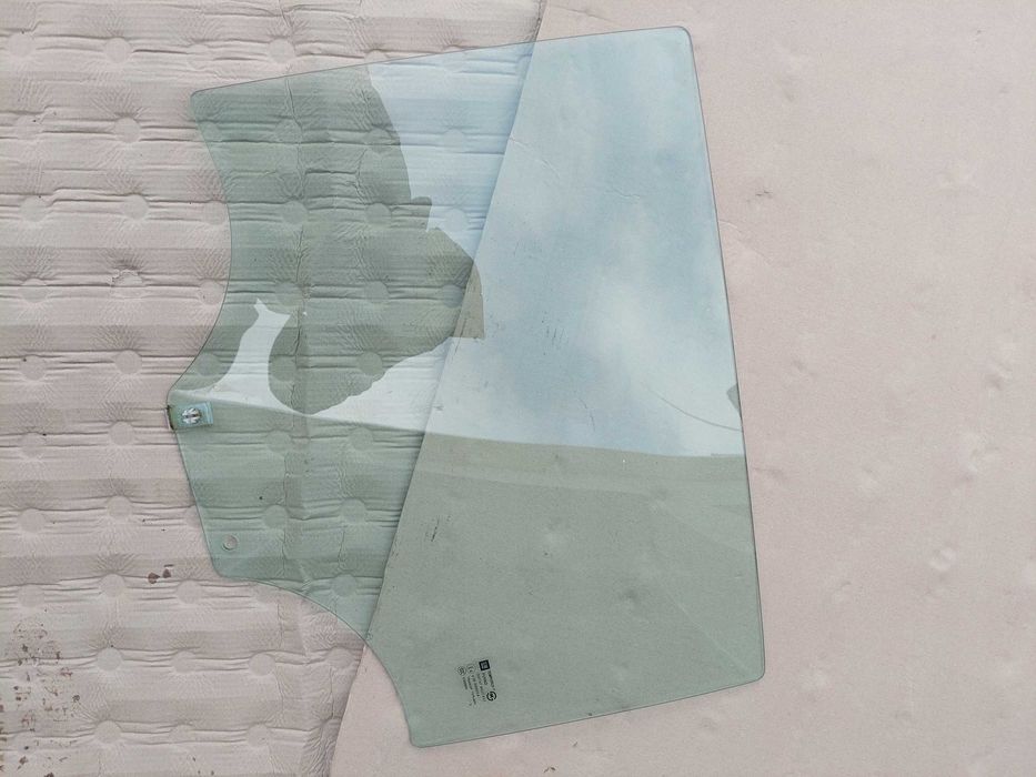 Стекло автомобильное