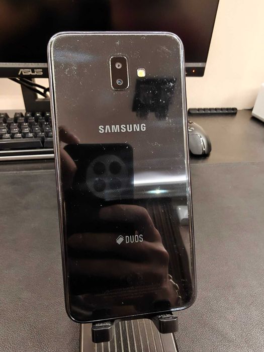 Телефон Samsung galaxy J6+