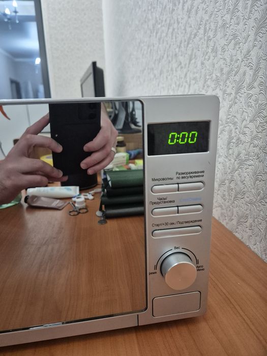 Микроврлновая печь Midea