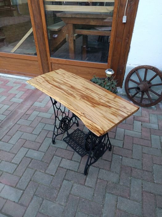 Birou sau suport lavoar baie din mașină de cusut