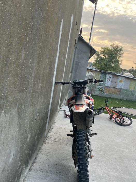 Ktm sxf 250.