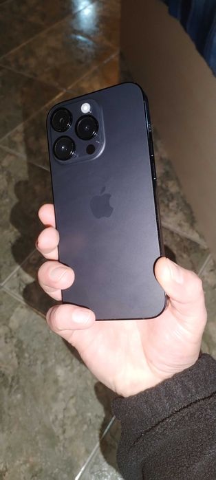 Продавам Iphone 14 pro