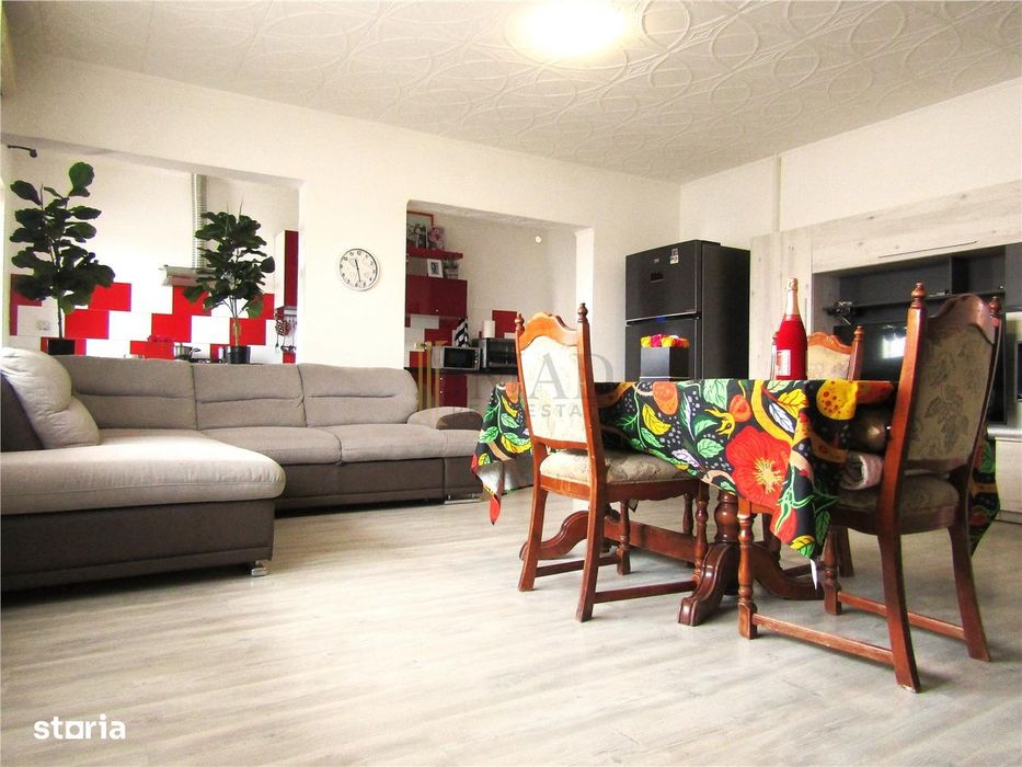 Cu mare potential! Vanzare Casa P+Pod si acoperis TIP TERASA in Ulmi.