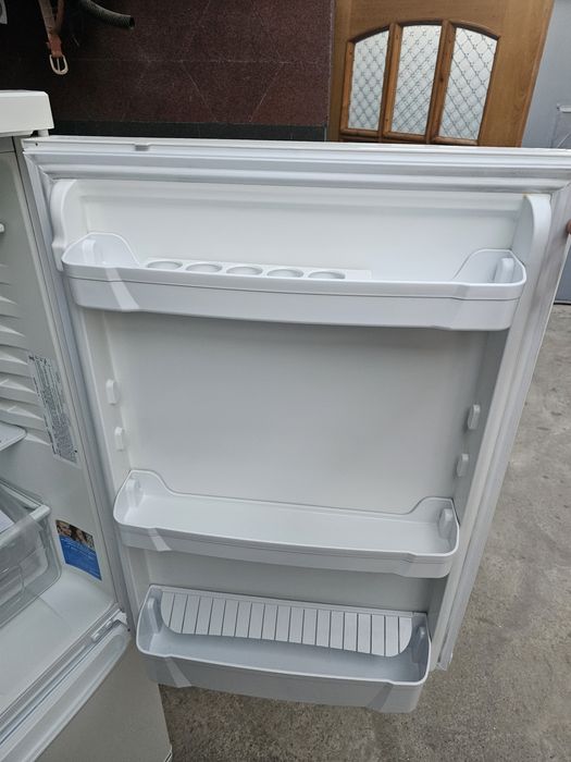 Холодильник indesit