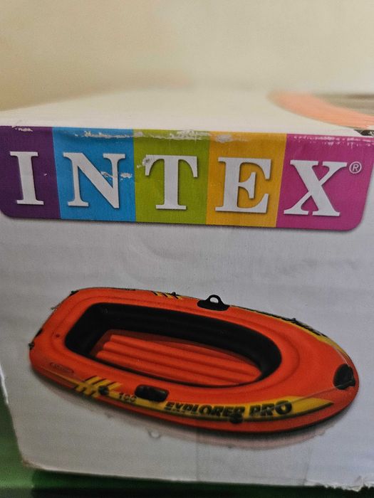Надуваема лодка INTEX