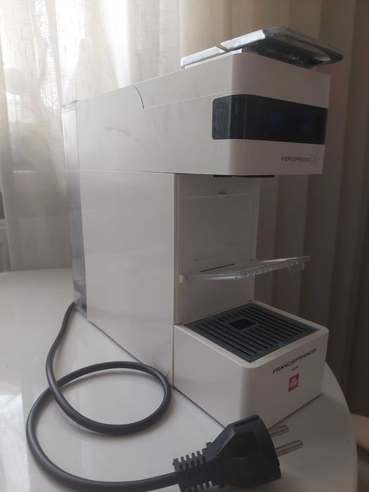 Кафемашина Illy iperEspresso, бял цвят
