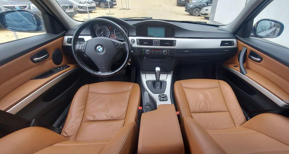 BMW Seria3 LCI E90 
                
Fabricatie 2011
