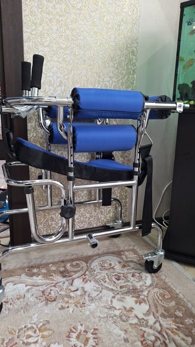 Продам ходунки-вертикализатор