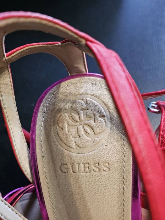 Дамски сандали Guess