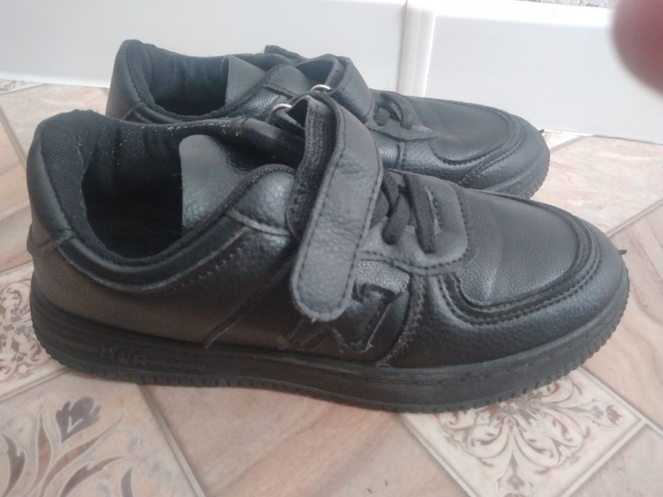 Кроссовка белый,черный 33,34,35размер