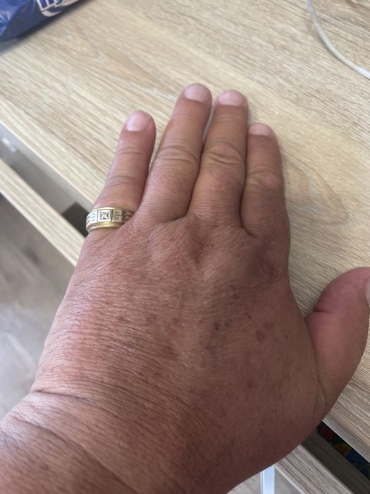 Vand inel cu diamant barbatesc