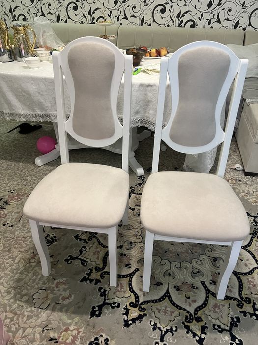 Продам 2 стула натуральное дерево