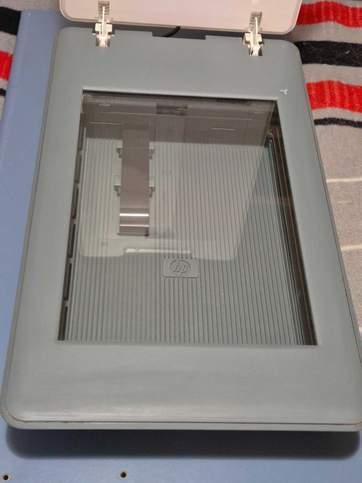 Scanner foto de înaltă definiție HP Scanjet G4010. Impecabil.