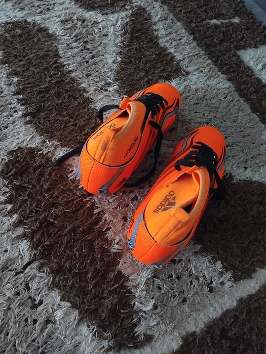Ghete de fotbal noi!!adidas !!!