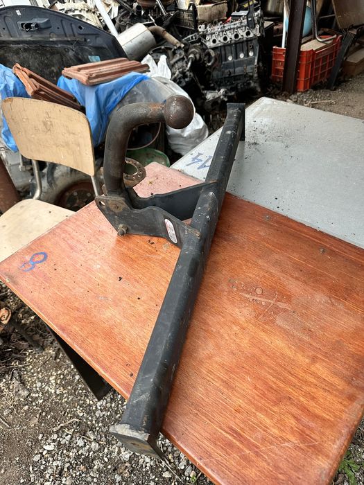 Теглич за Е класа w211