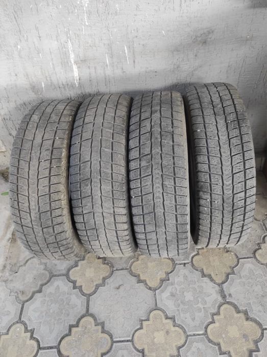 Зимние шины 215/70/r16