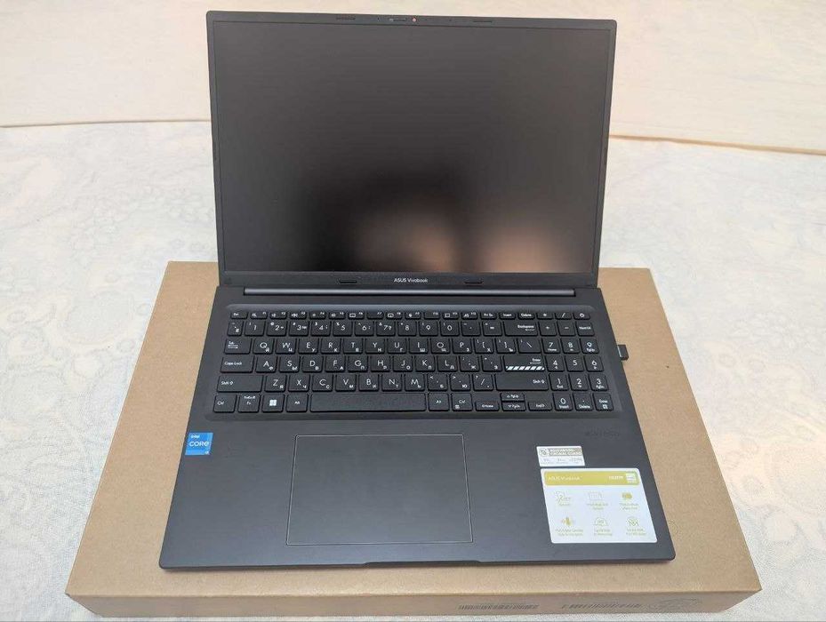 Asus Vivobook 16