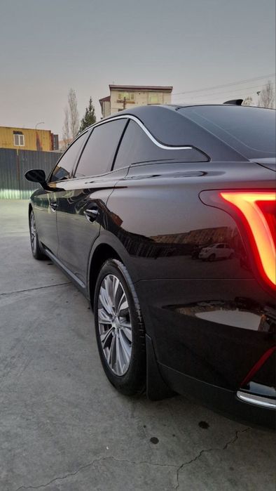 Hongqi sotiladi 2024 yil