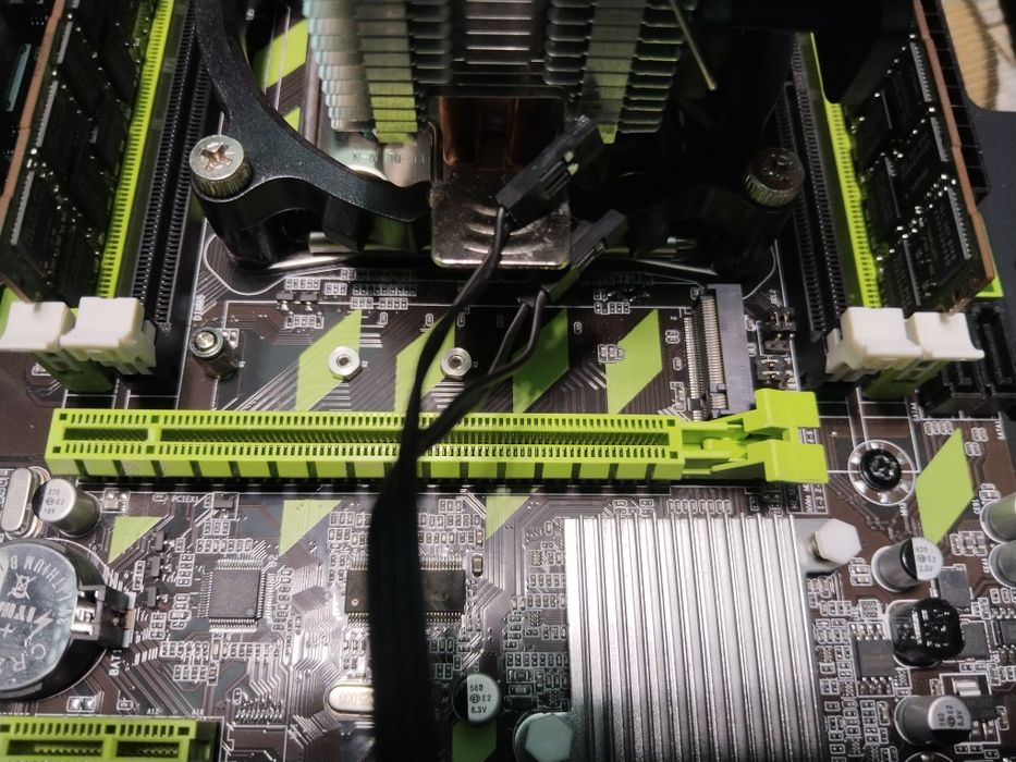 Продам ПК  intel Xeon, 8 ядер/16 потоков