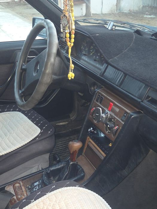 Мерседес машина 124