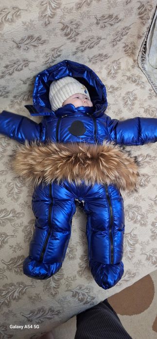 Комбинезон трансформер Moncler 74,люкс бренд,состояние идеальное новый