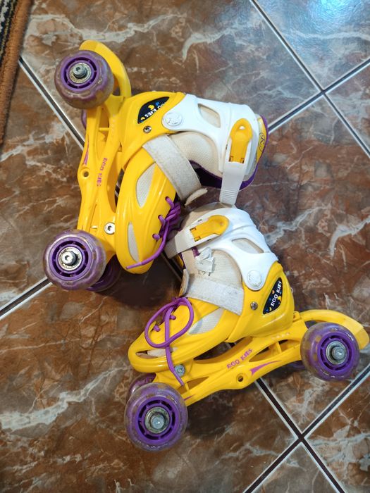Role fetițe, model cu 4 roti (2 fata, doua spate), mărimea 27-30