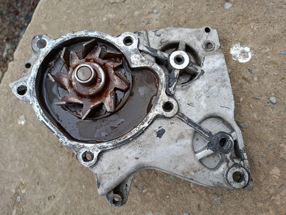 Блок двигателя мазда 626 переходка 2.2куб,