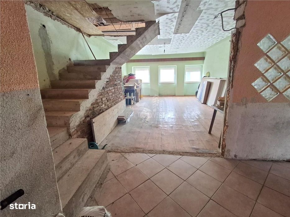 Apartament 4 camere la casa Cisnadie