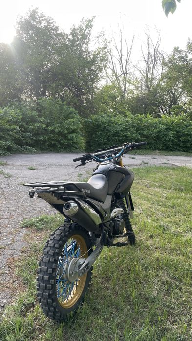 Продам или обмен на смартфон эндуро 250 кубов 172fmm торг есть