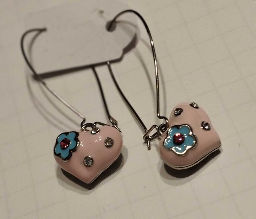 Сребристи обеци, обици с камъни , висящи,обеци на силиконов щифт