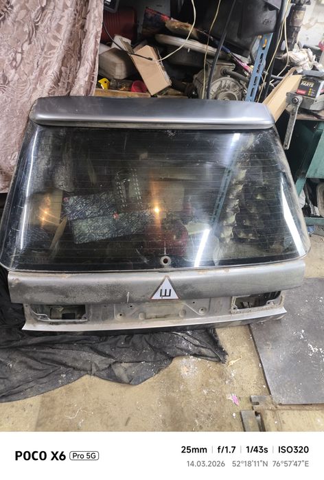 Задняя дверь Ауди 100 с4 авант