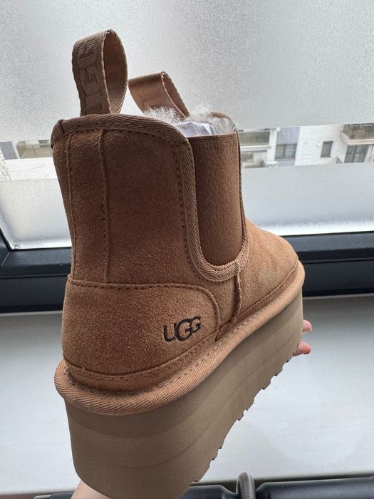 UGG Chelsea Platform