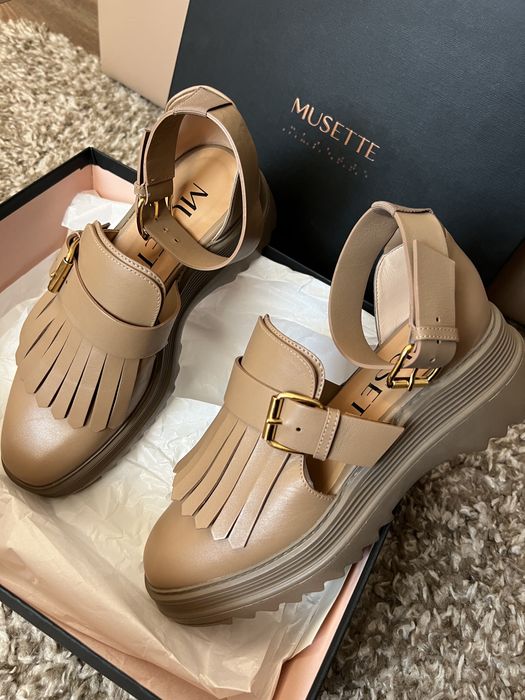 Pantofi Musette.