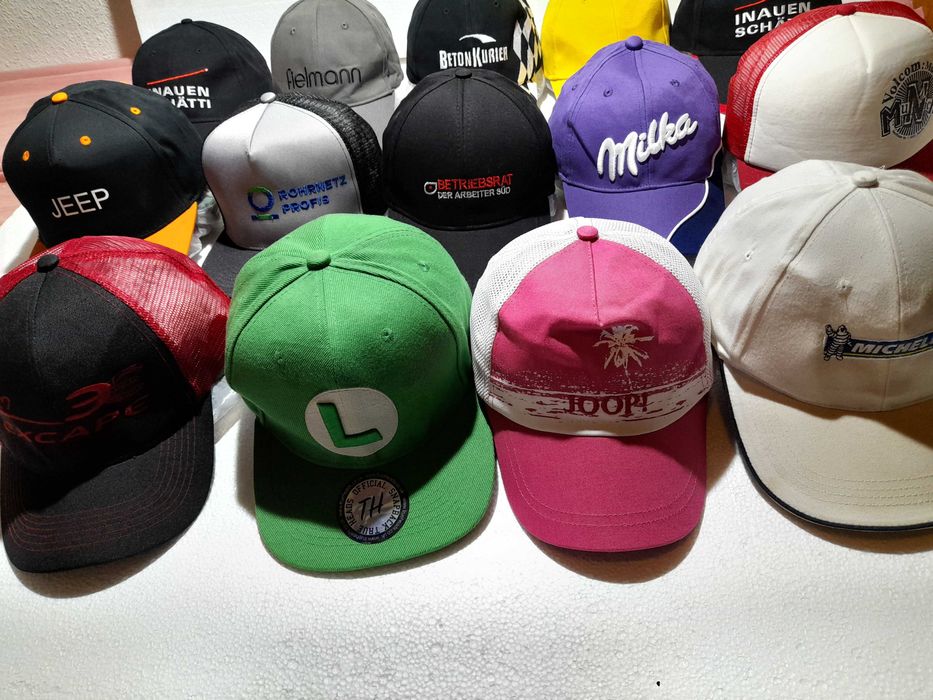 Sepci diverse modele culori