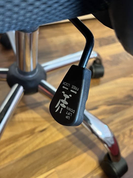 Scaun de birou cu spatar ergonomic