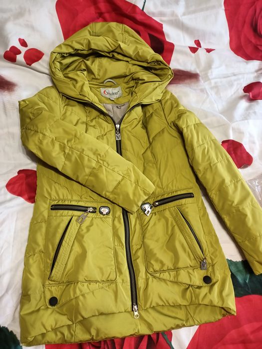 Продам курточку на весну-осень