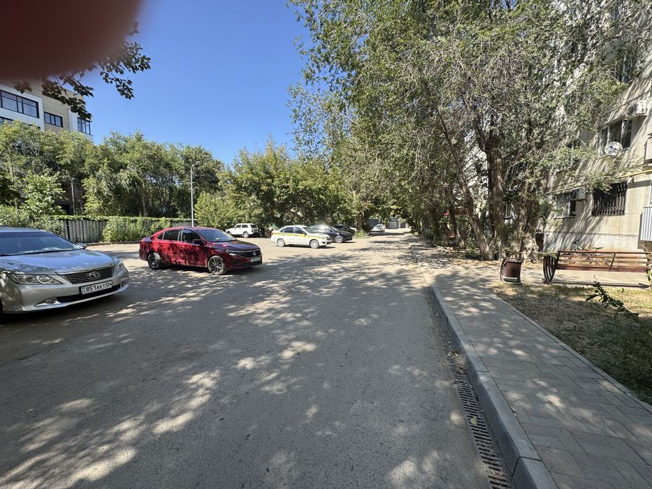 Продам 2 ком квартиру на Сазде